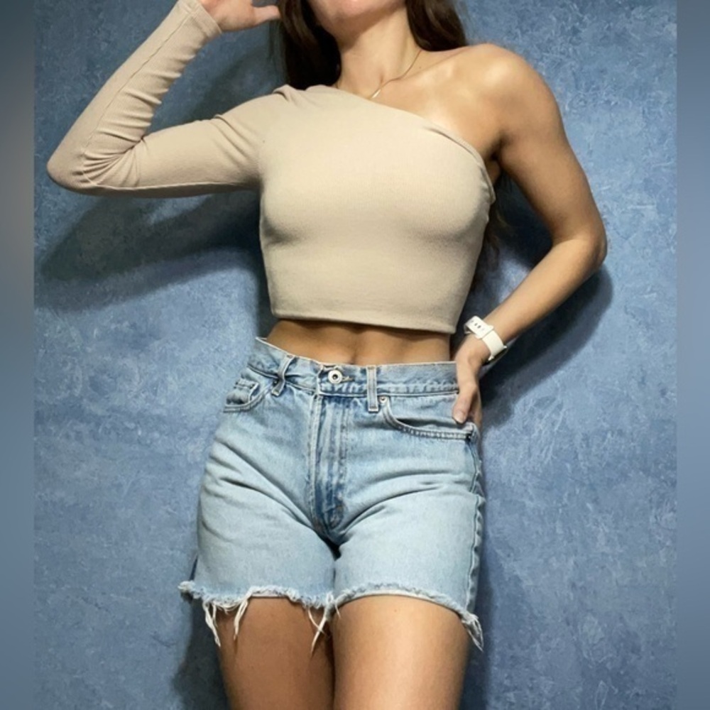 Superdown Beige One Shoulder Crop Top